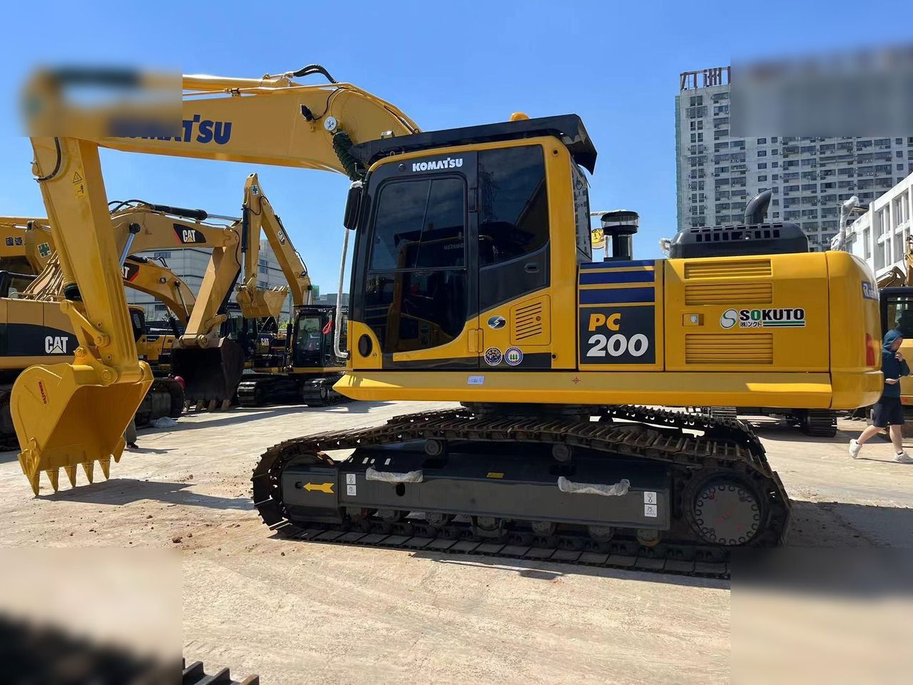 2022 Komatsu PC200-8 crawler excavator, side profile view