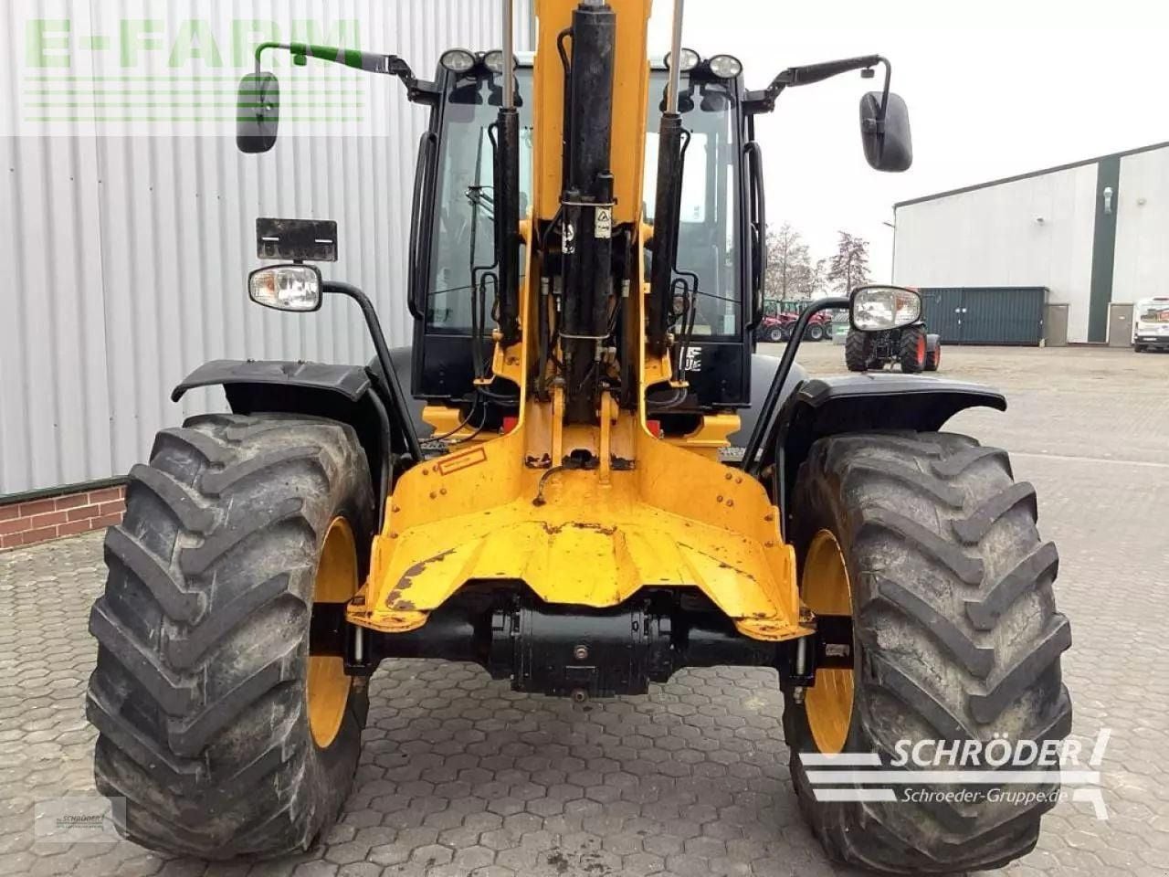 2016 JCB TM320S telescopic handler front view 2016 JCB TM320S telescopic handler front view