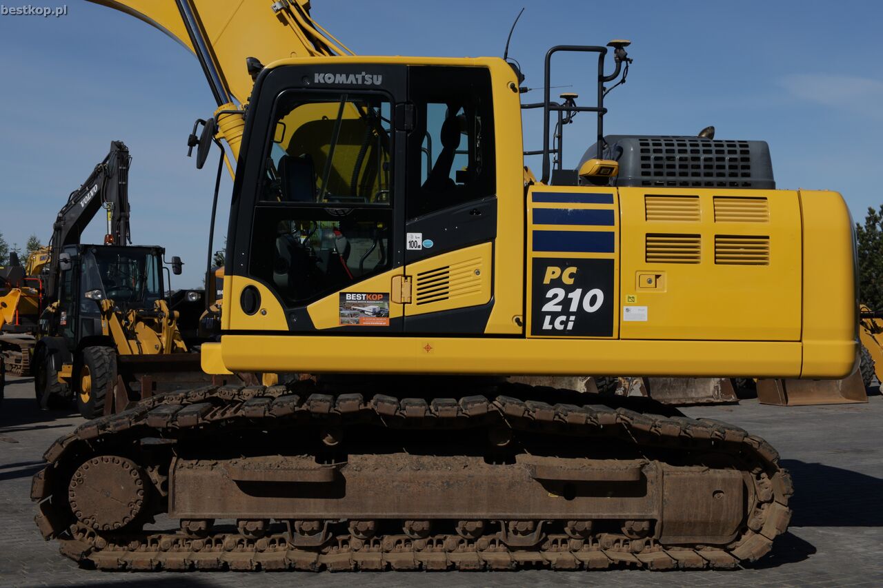2019 Komatsu PC210LCi crawler excavator, side view