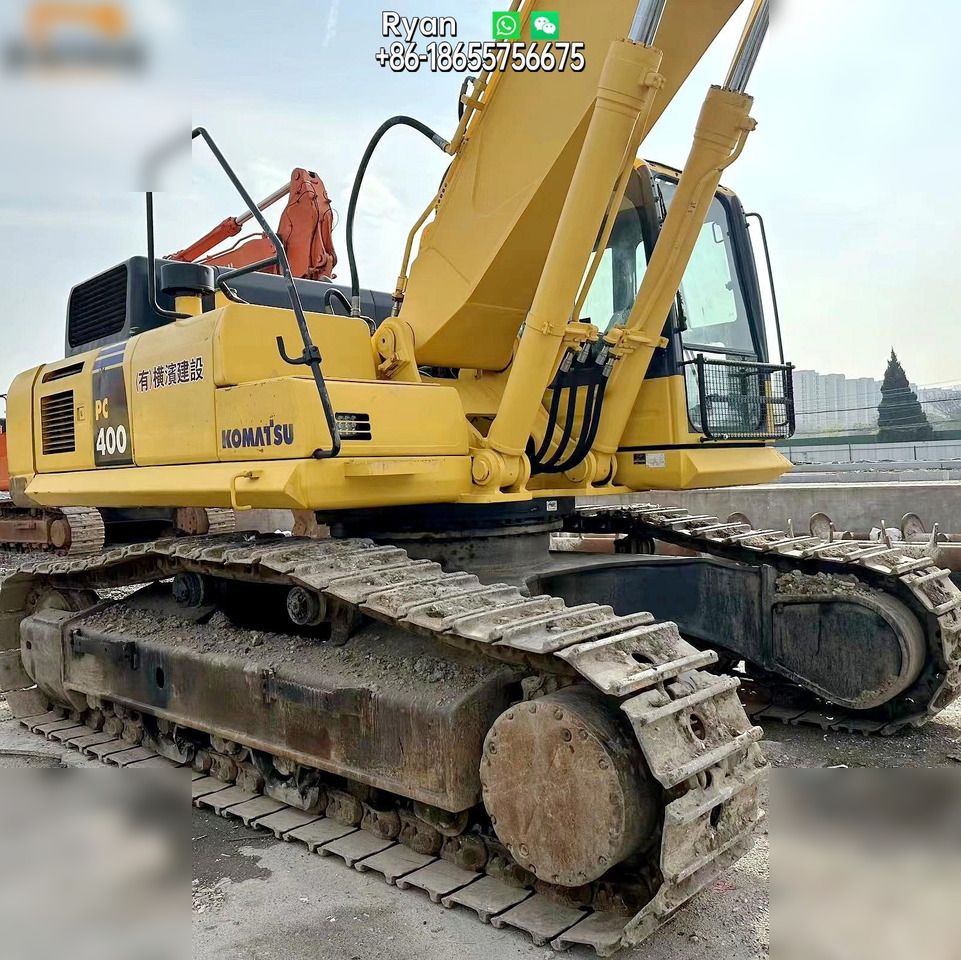 2019 Komatsu PC400-8 crawler excavator, side view