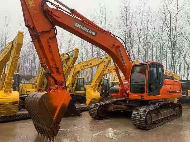 2023 Doosan DX300LC crawler excavator, side view