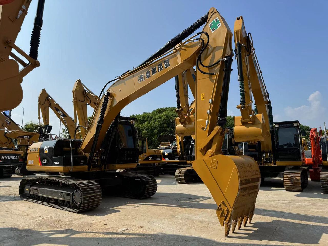 2022 Caterpillar 323D2L crawler excavator, side view