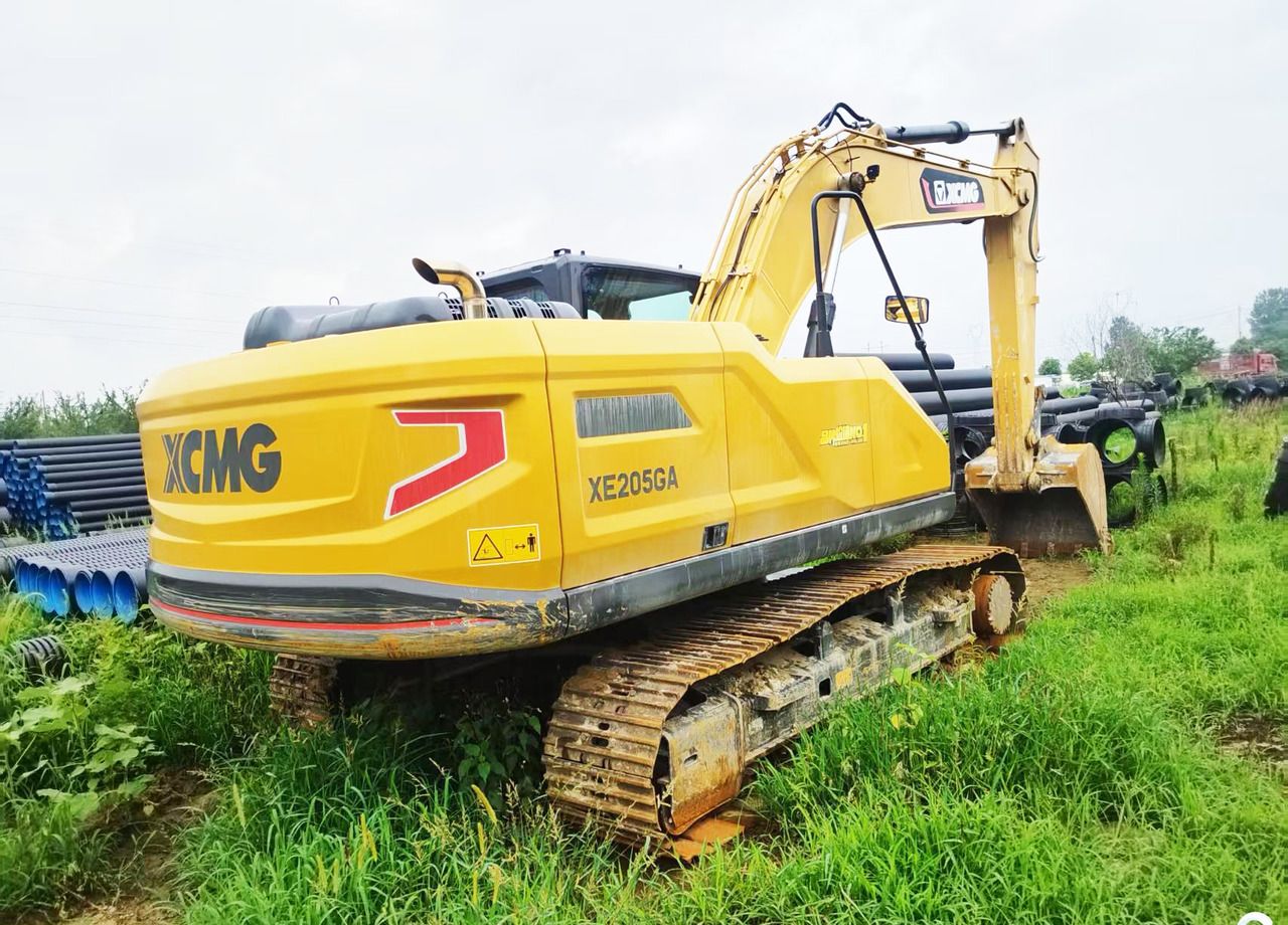 2025 XCMG XE205GA crawler excavator rear three-quarter view 2025 XCMG XE205GA crawler excavator rear three-quarter view
