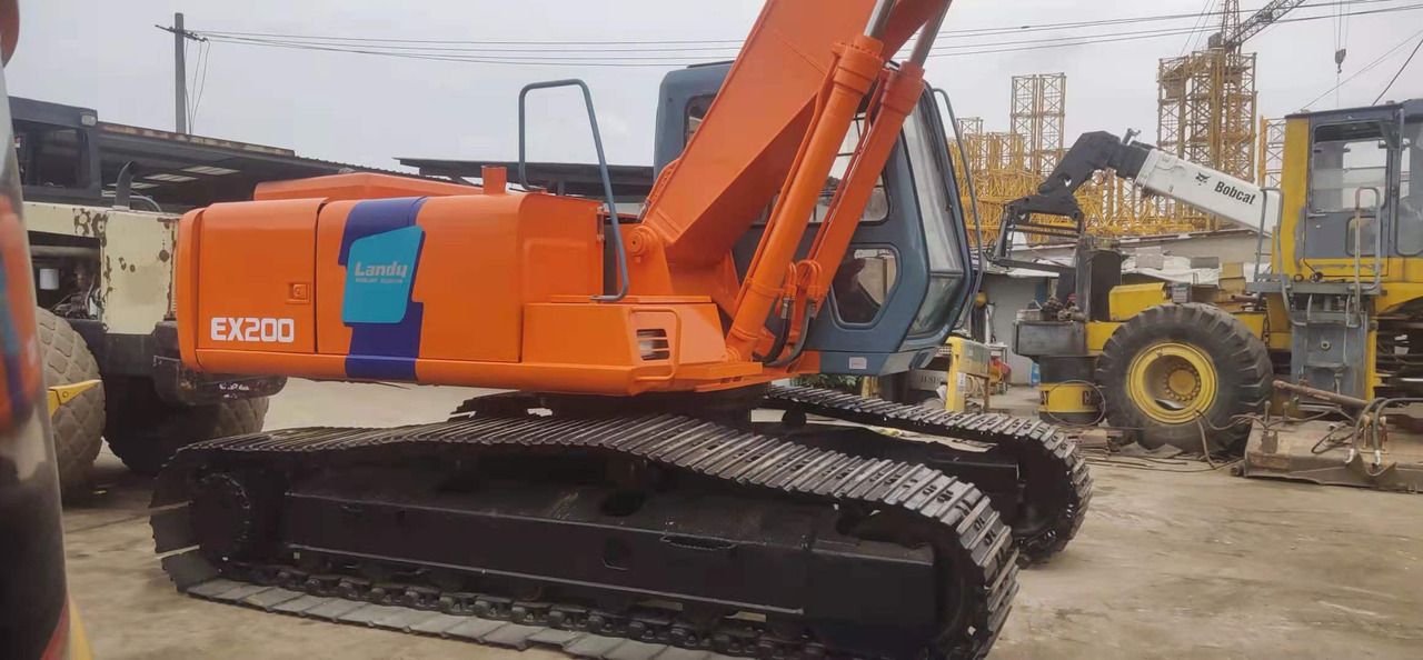 2016 Hitachi EX200-2 crawler excavator, side view