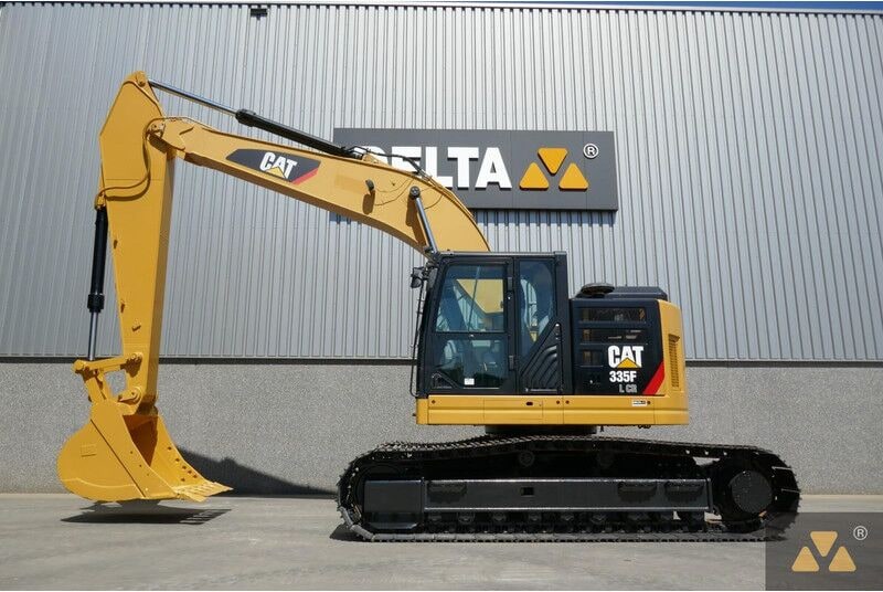 2015 Caterpillar 335FLCR crawler excavator side view