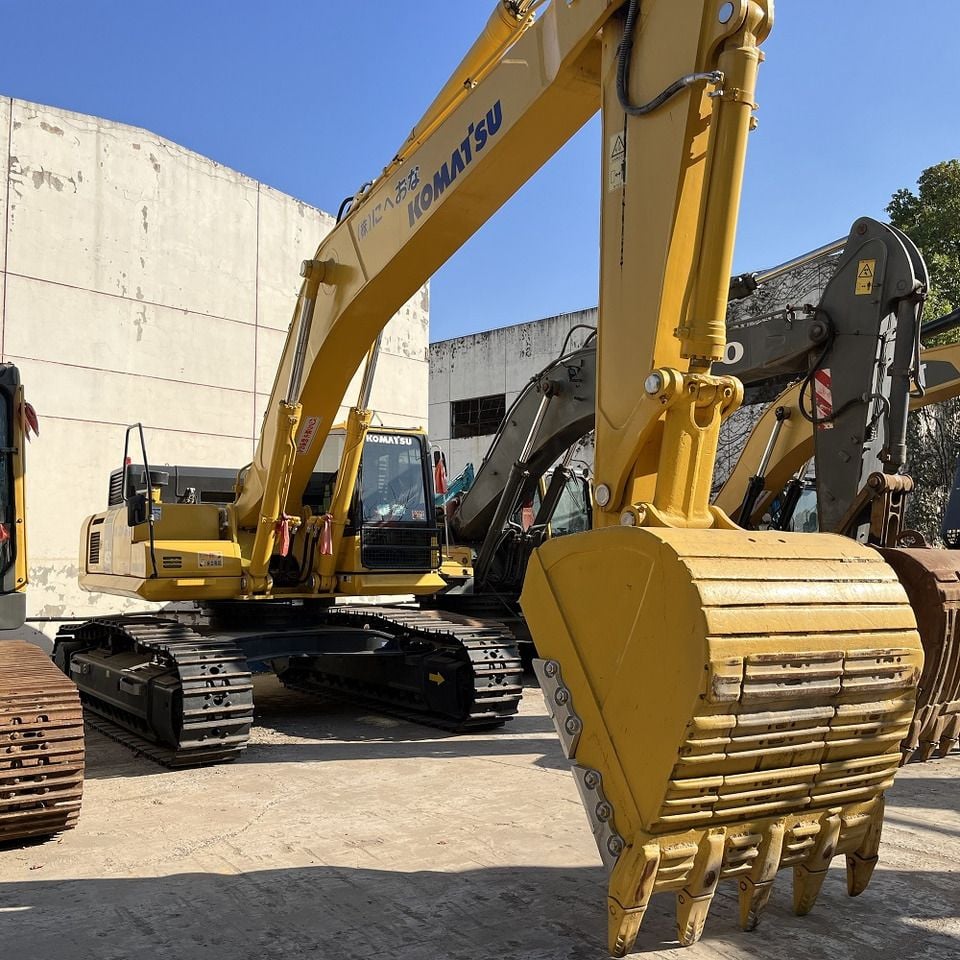 Komatsu PC450-8 crawler excavator, front three-quarter view