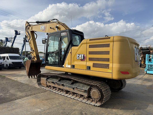2019 Caterpillar 320GC crawler excavator, rear three-quarter view