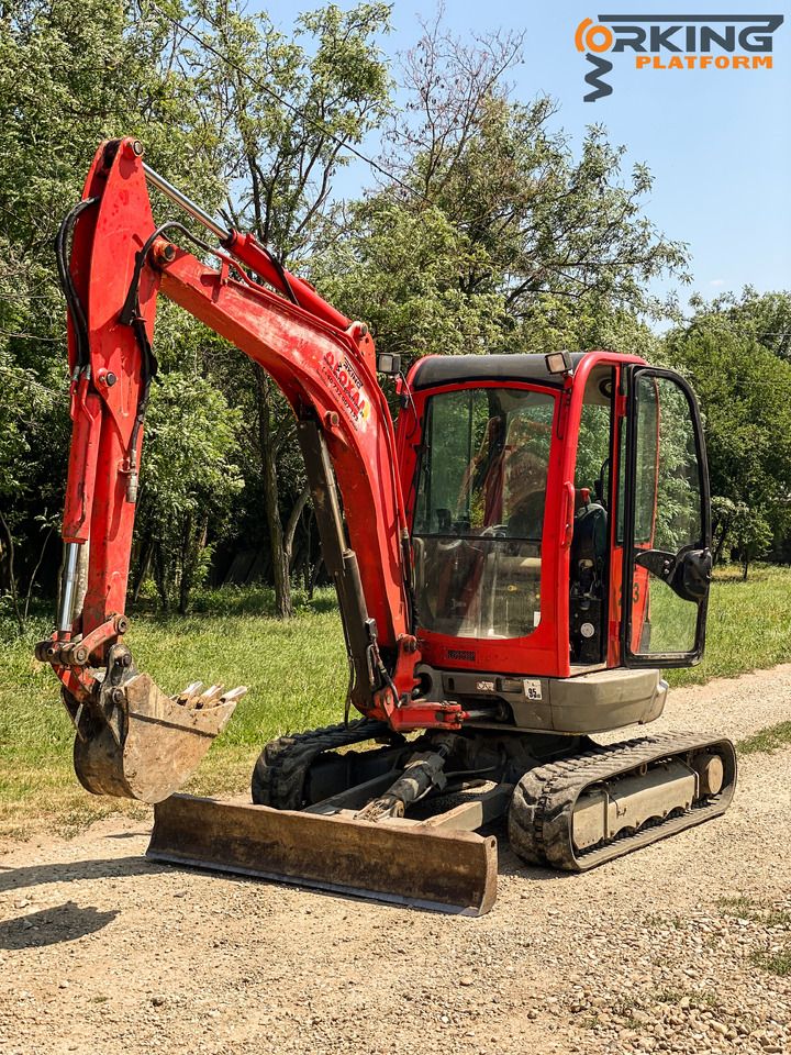 2014 JCB 8035 ZTS mini excavator, side view