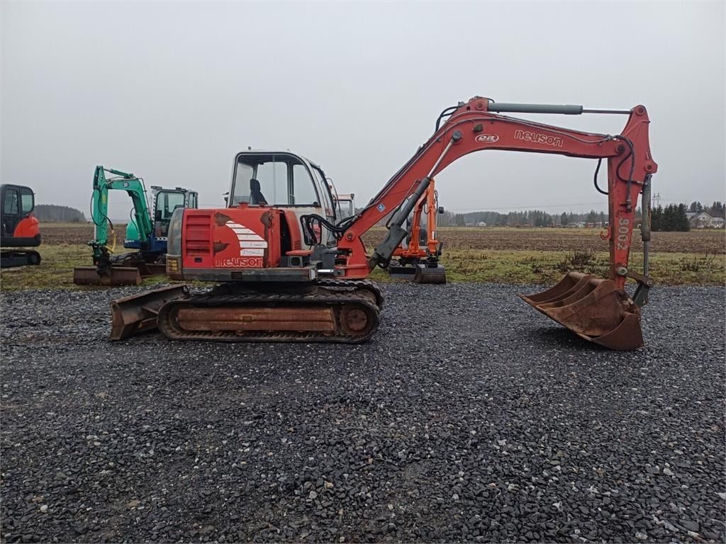 2002 Wacker Neuson 8002 RD mini excavator, side view