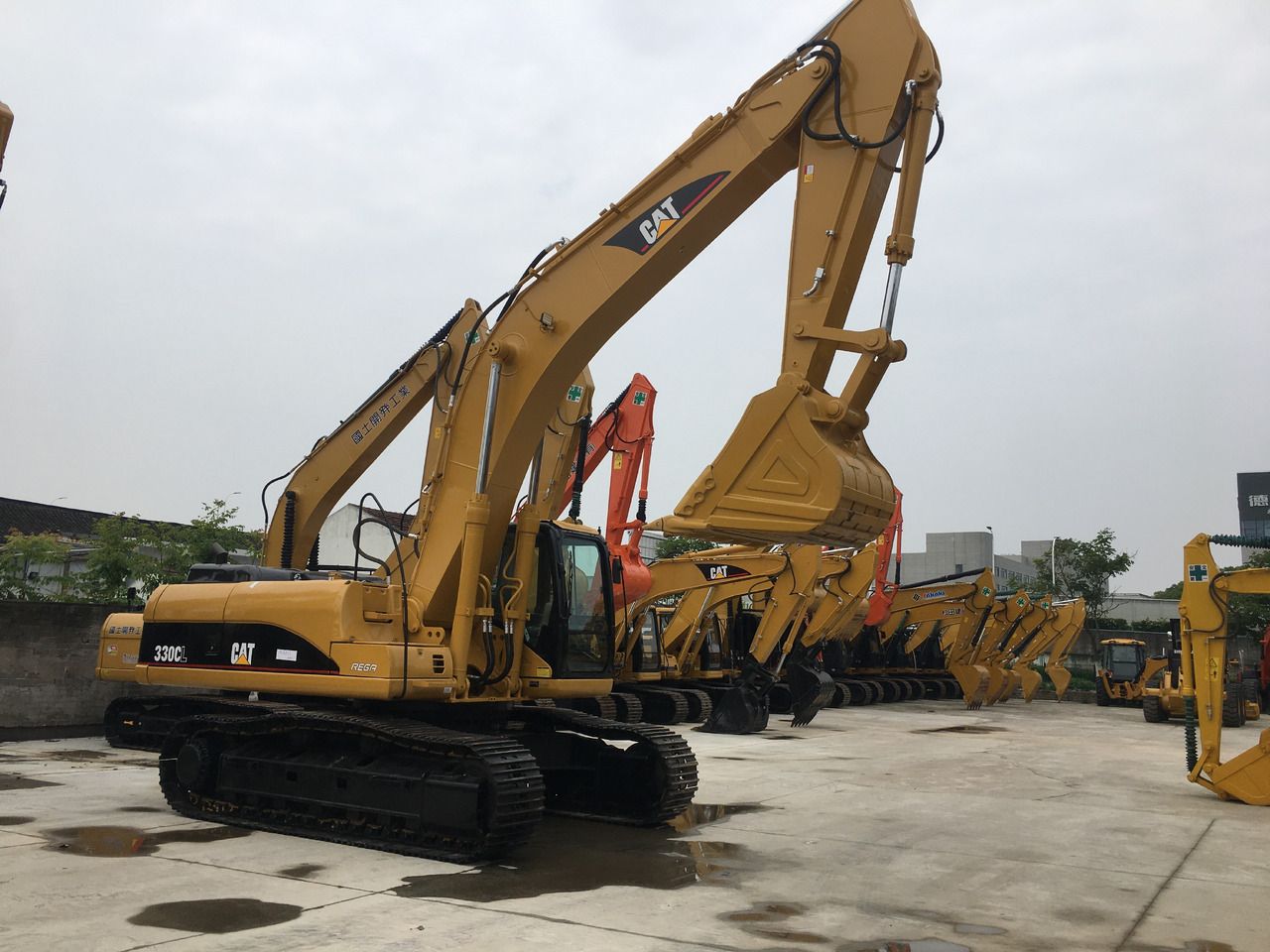 2019 Caterpillar 330CL crawler excavator, side profile view