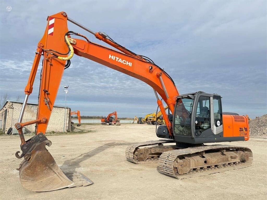 2009 Hitachi Zaxis 210LC crawler excavator, side view