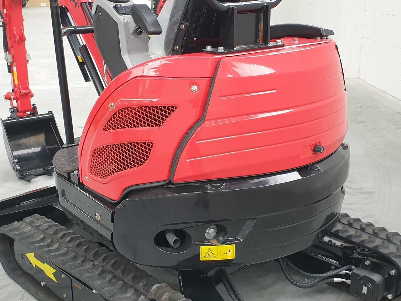 2026 JPC HT25 mini excavator rear view