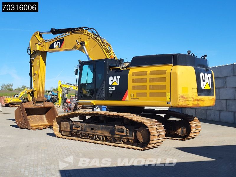 2017 Caterpillar 352F XE crawler excavator, side view
