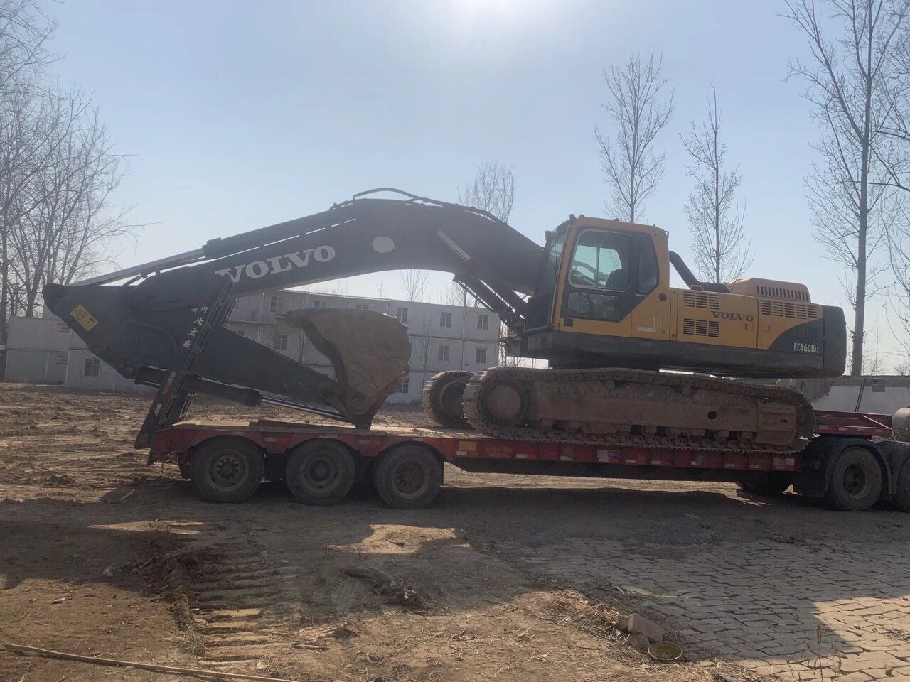 2018 Volvo EC460BLC crawler excavator side view