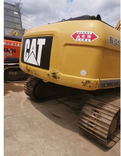 2020 Caterpillar 323D2L crawler excavator rear view