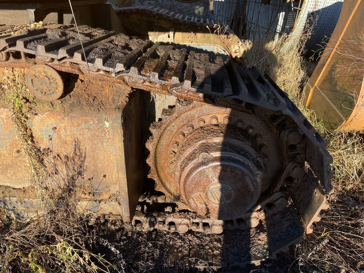 2013 CASE 1488 crawler excavator track drive detail