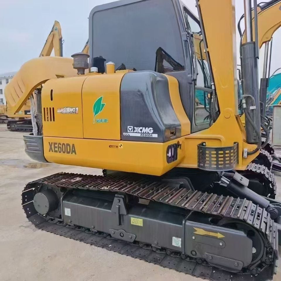 2023 XCMG XE60DA mini excavator side view