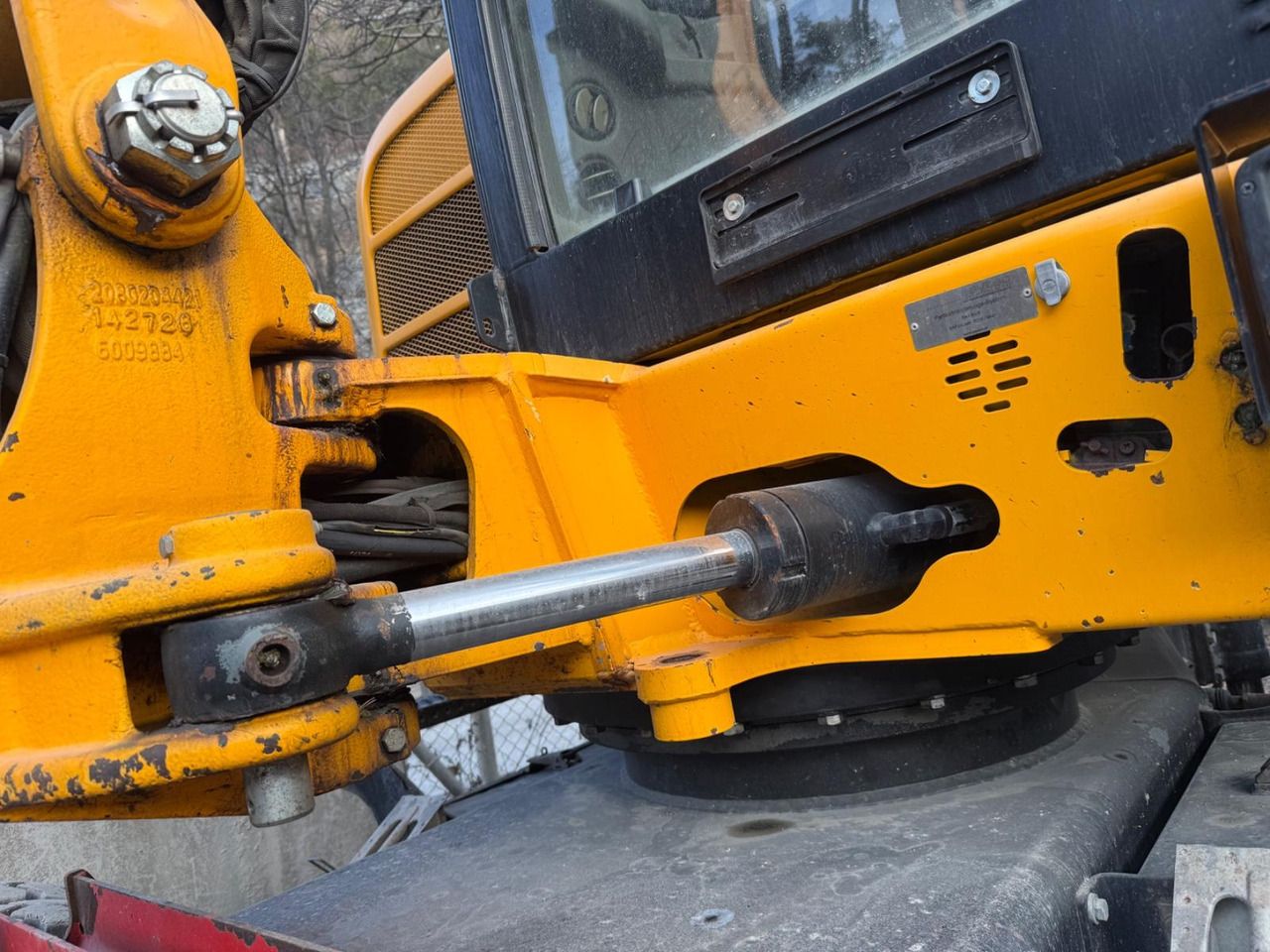 2014 Wacker Neuson 6503-2 wheel excavator boom pivot detail