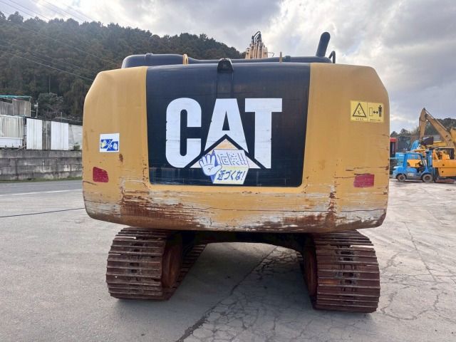 2016 Caterpillar 320E crawler excavator rear view