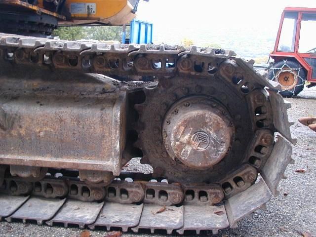 2015 JCB JS220LC crawler excavator track assembly detail