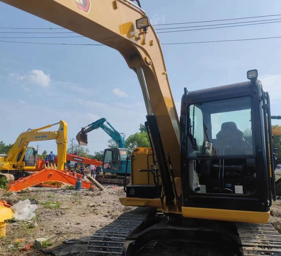 2019 Caterpillar 307E crawler excavator, front three-quarter view