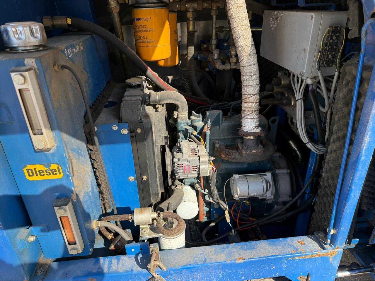 1995 Hydromak MOBI VARIO 2000 engine compartment view 1995 Hydromak MOBI VARIO 2000 engine compartment view