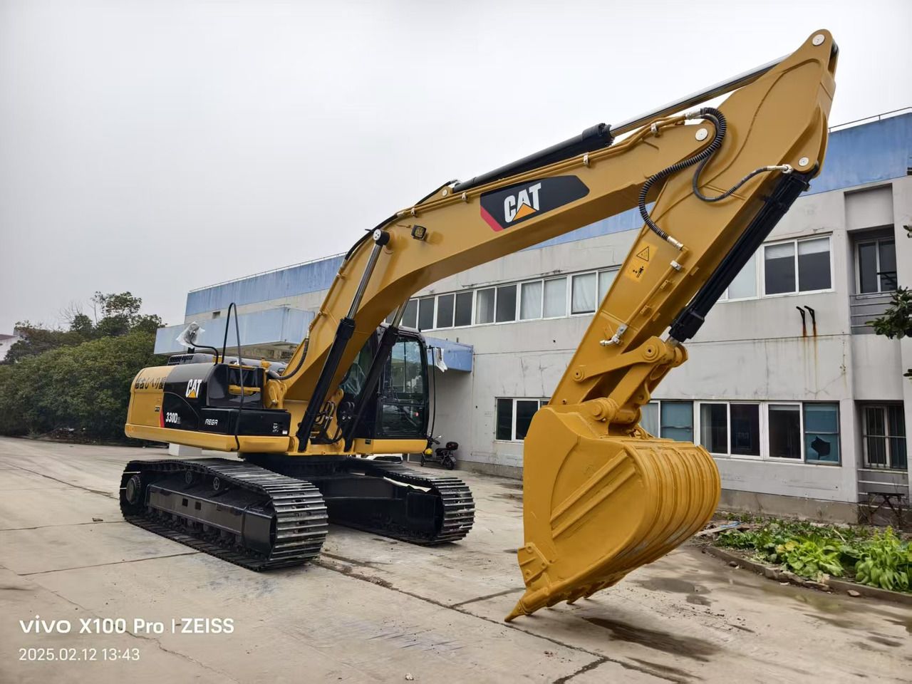 2023 Caterpillar 330D2L crawler excavator, side profile view 2023 Caterpillar 330D2L crawler excavator, side profile view
