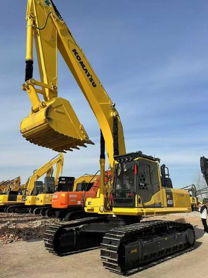 2023 Komatsu PC450 crawler excavator, side view