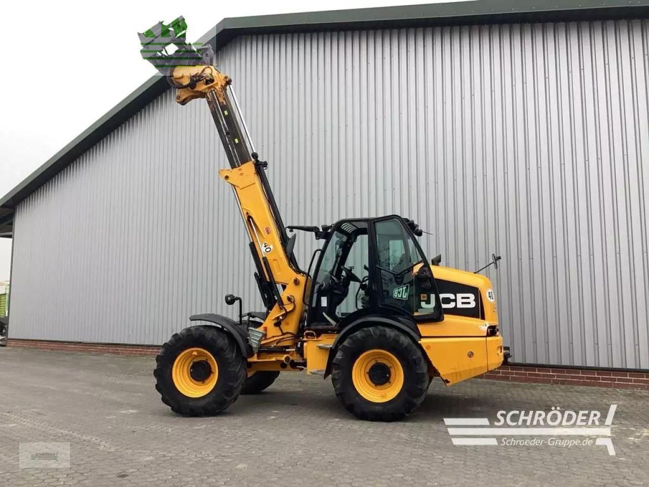 2016 JCB TM320S telescopic wheel loader, side view 2016 JCB TM320S telescopic wheel loader, side view