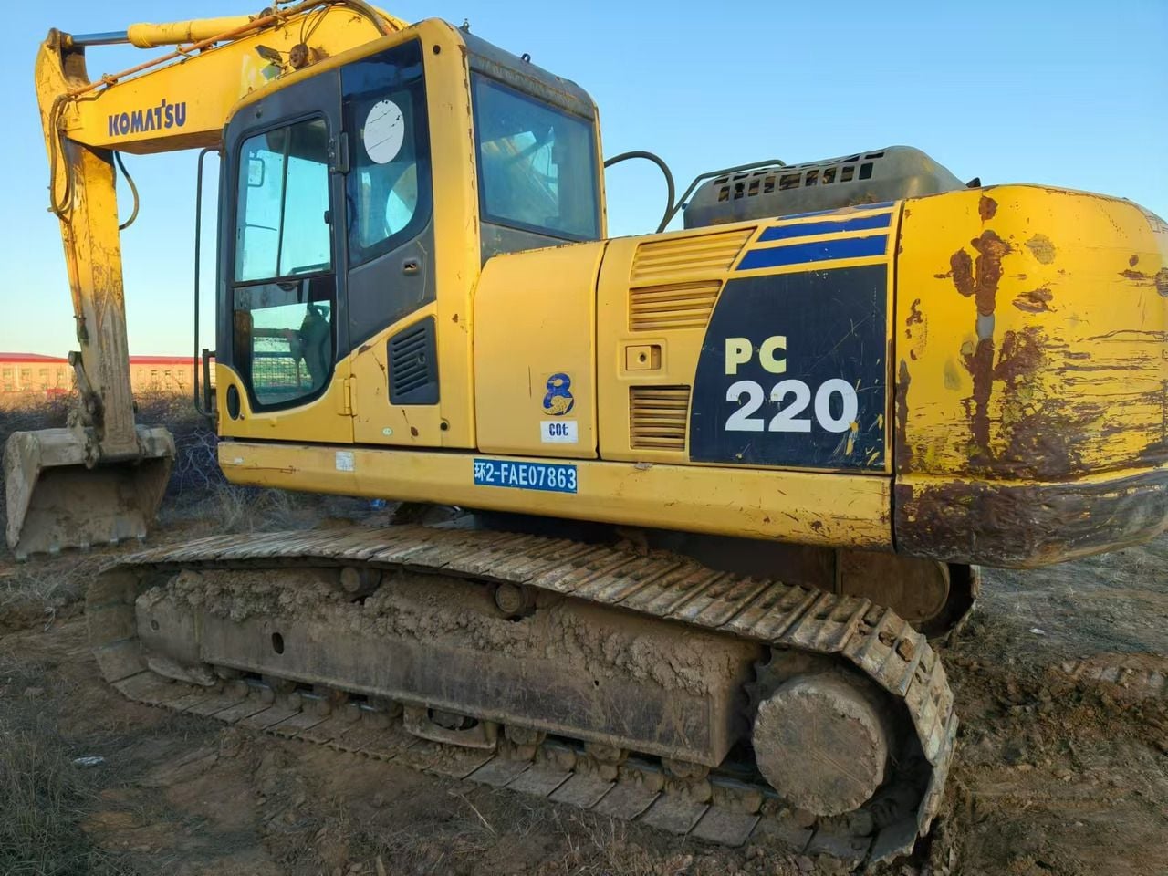 Escavadora de rastos Komatsu PC220-8 2019, vista lateral