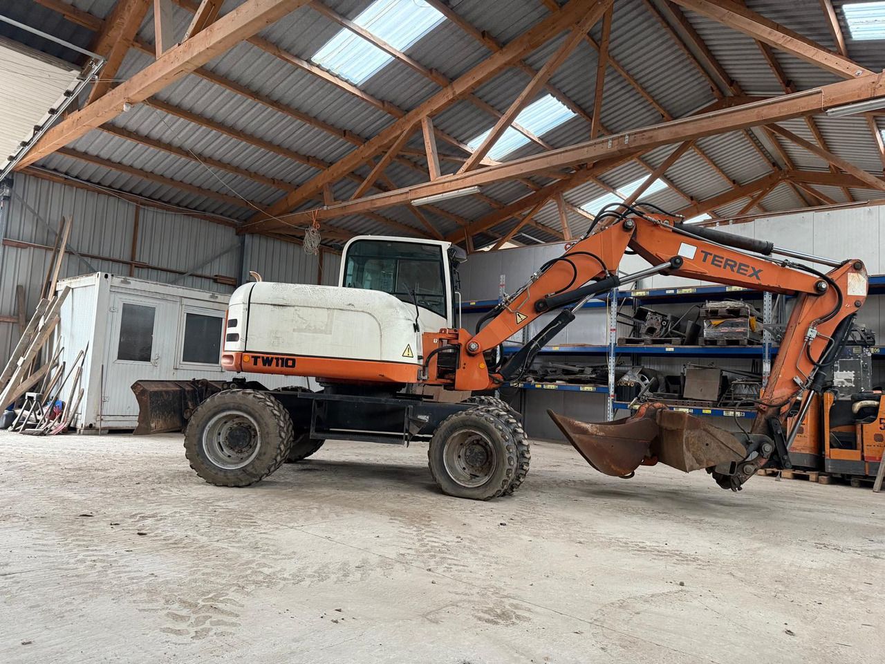 2007 Terex TW 110 wheel excavator side view