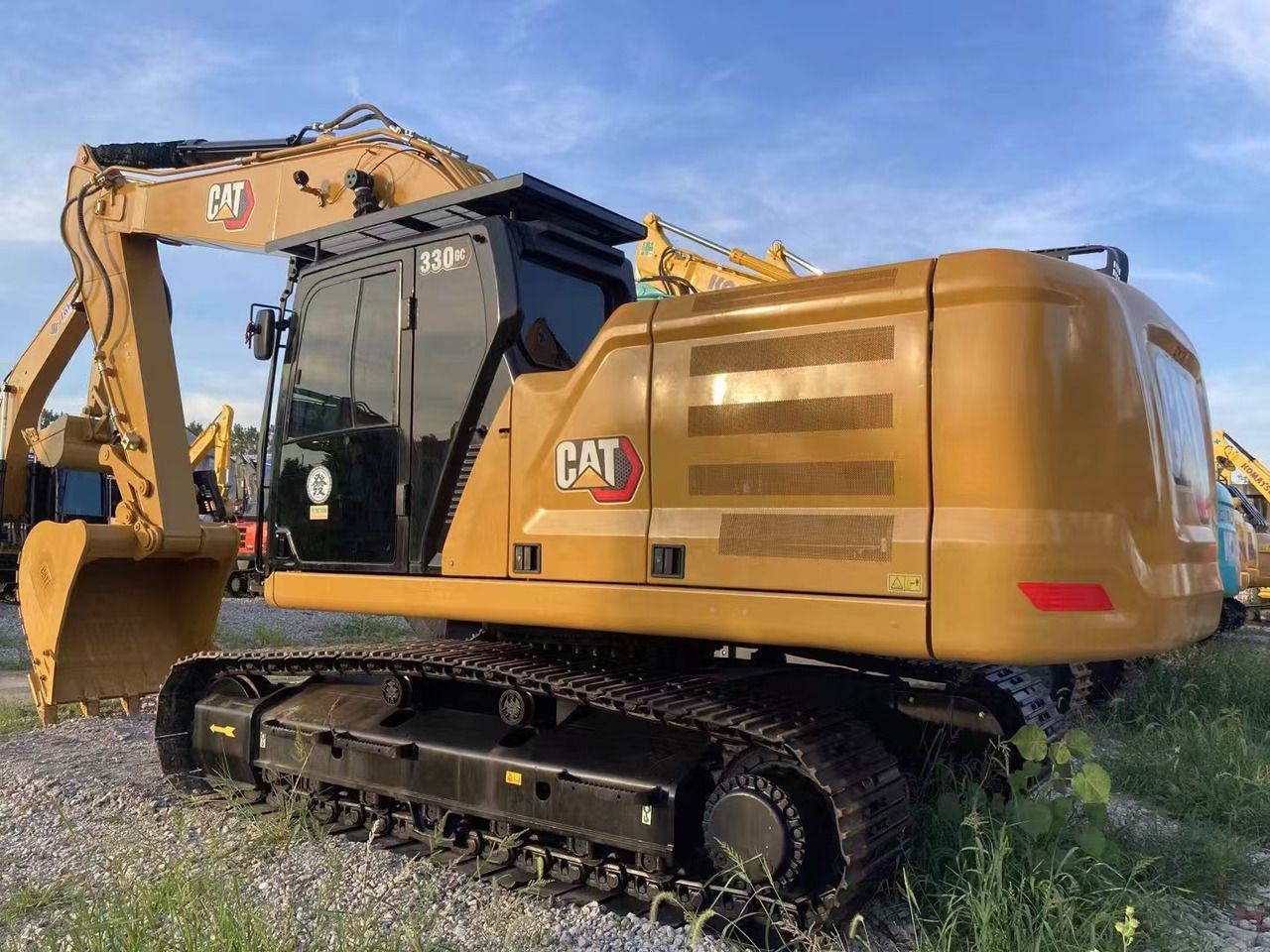 2017 Caterpillar 330GC crawler excavator side view