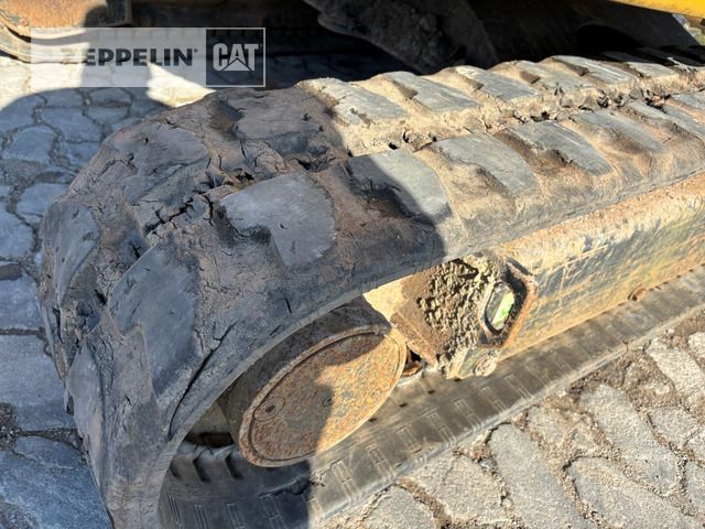 2016 Caterpillar 303.5ECR mini excavator rubber track detail