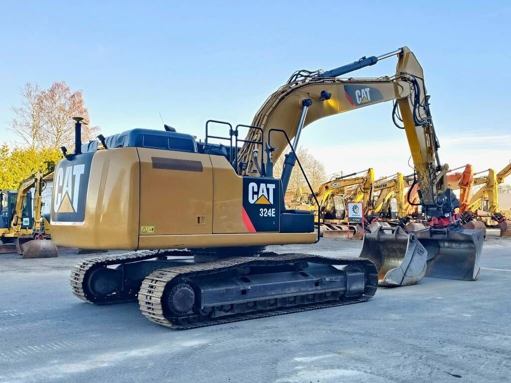 2014 Caterpillar 324E crawler excavator, rear three-quarter view