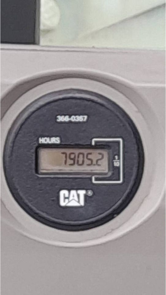 2015 Caterpillar 324EL hour meter display