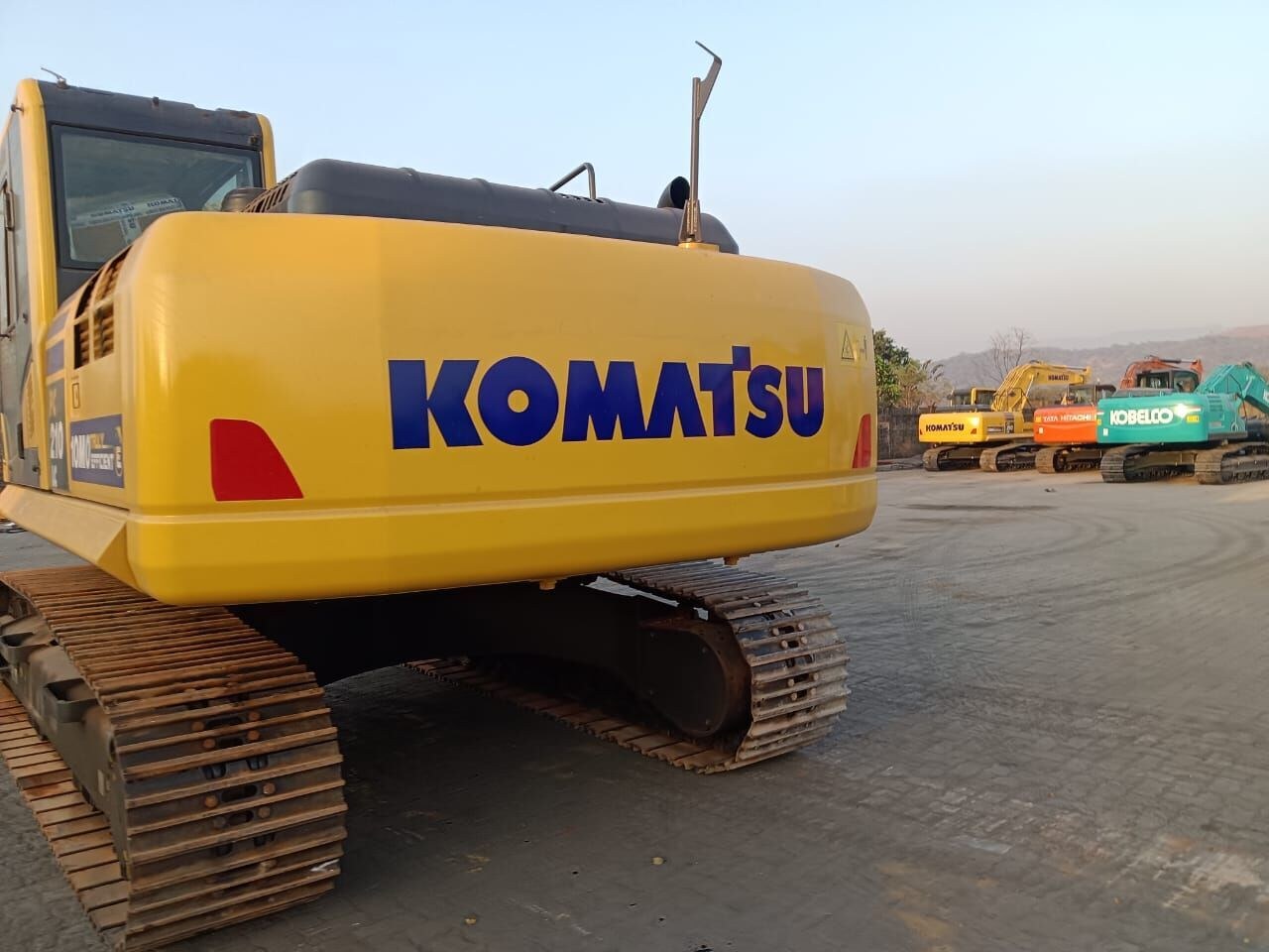 2024 Komatsu PC210 crawler excavator rear view 2024 Komatsu PC210 crawler excavator rear view