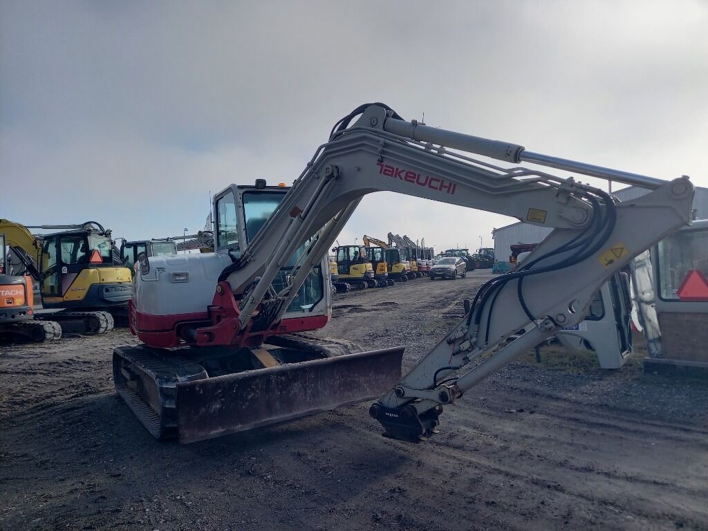 2013 Takeuchi TB290 crawler excavator, side view