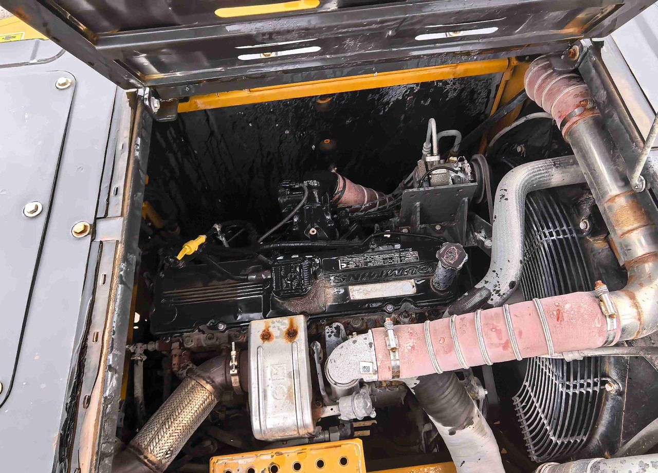 2024 XCMG XE335GK crawler excavator engine compartment view