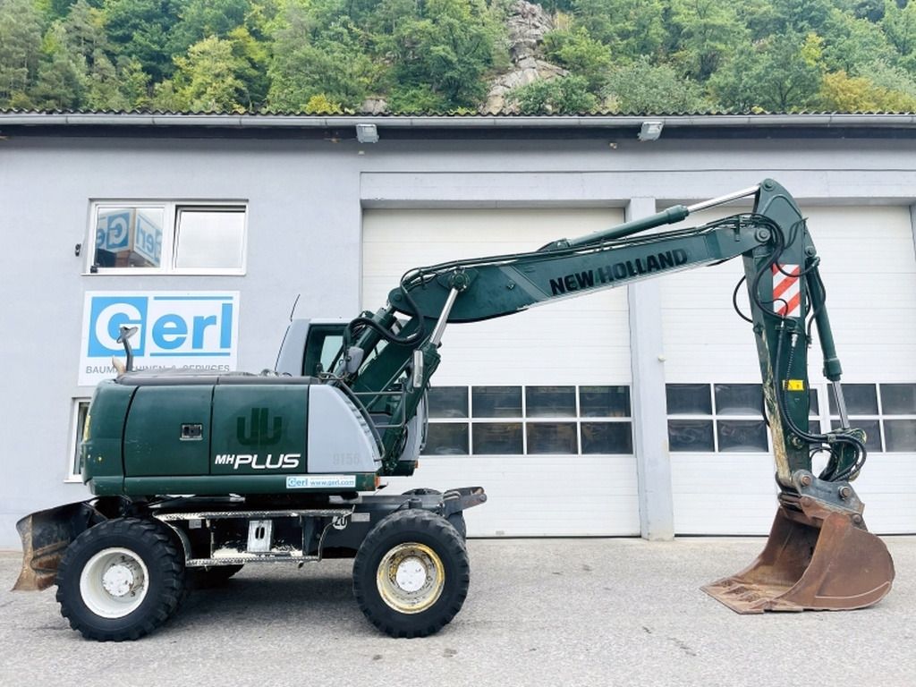 2009 New Holland MH-PLUS wheel excavator side view