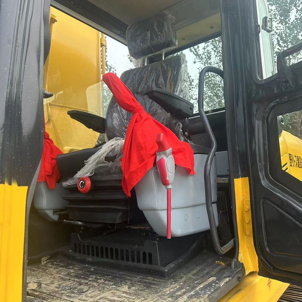 2020 Komatsu PC200 crawler excavator cab interior view 2020 Komatsu PC200 crawler excavator cab interior view