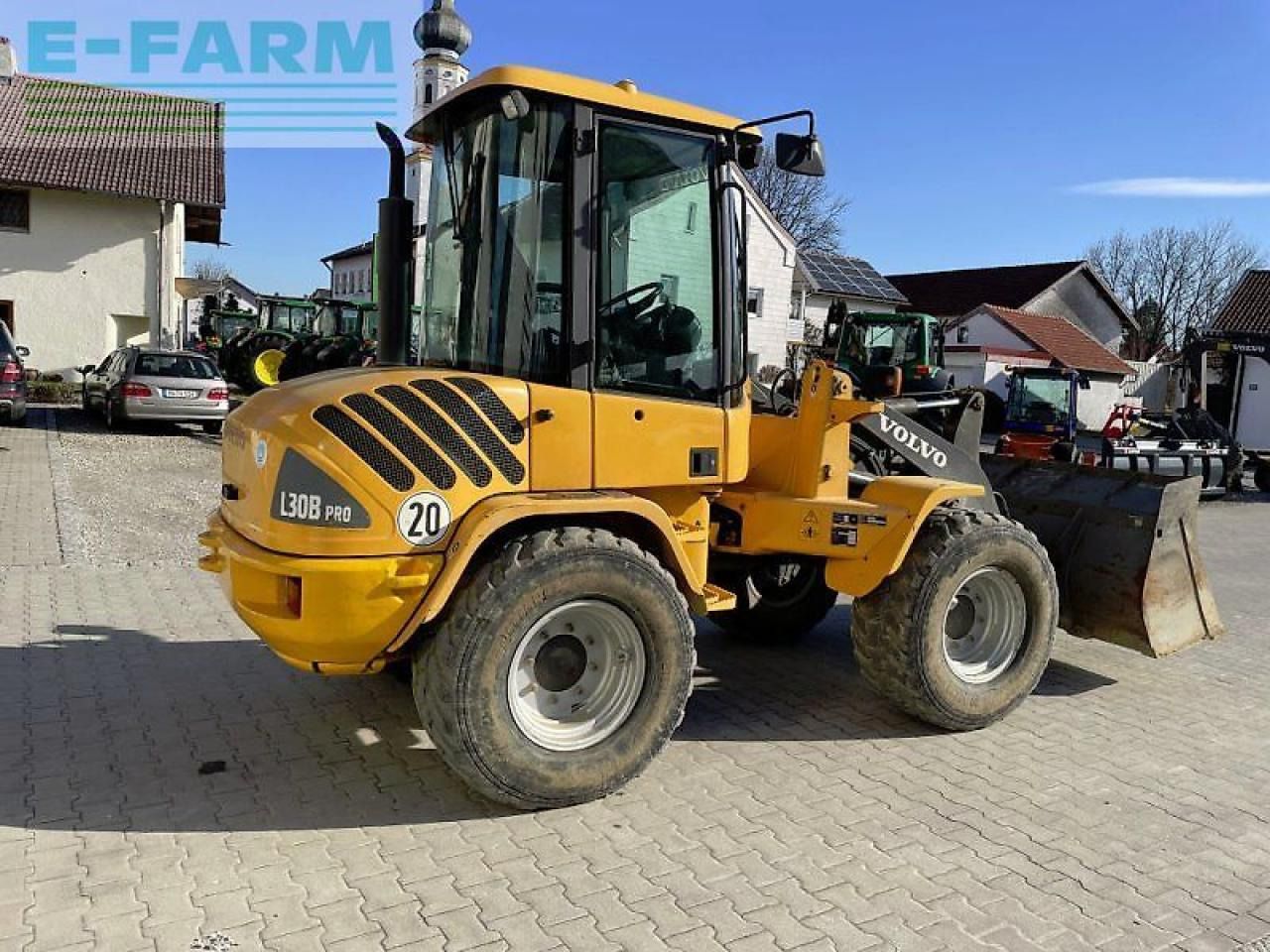 2009 Volvo L30B Pro wheel loader, rear three-quarter view 2009 Volvo L30B Pro wheel loader, rear three-quarter view