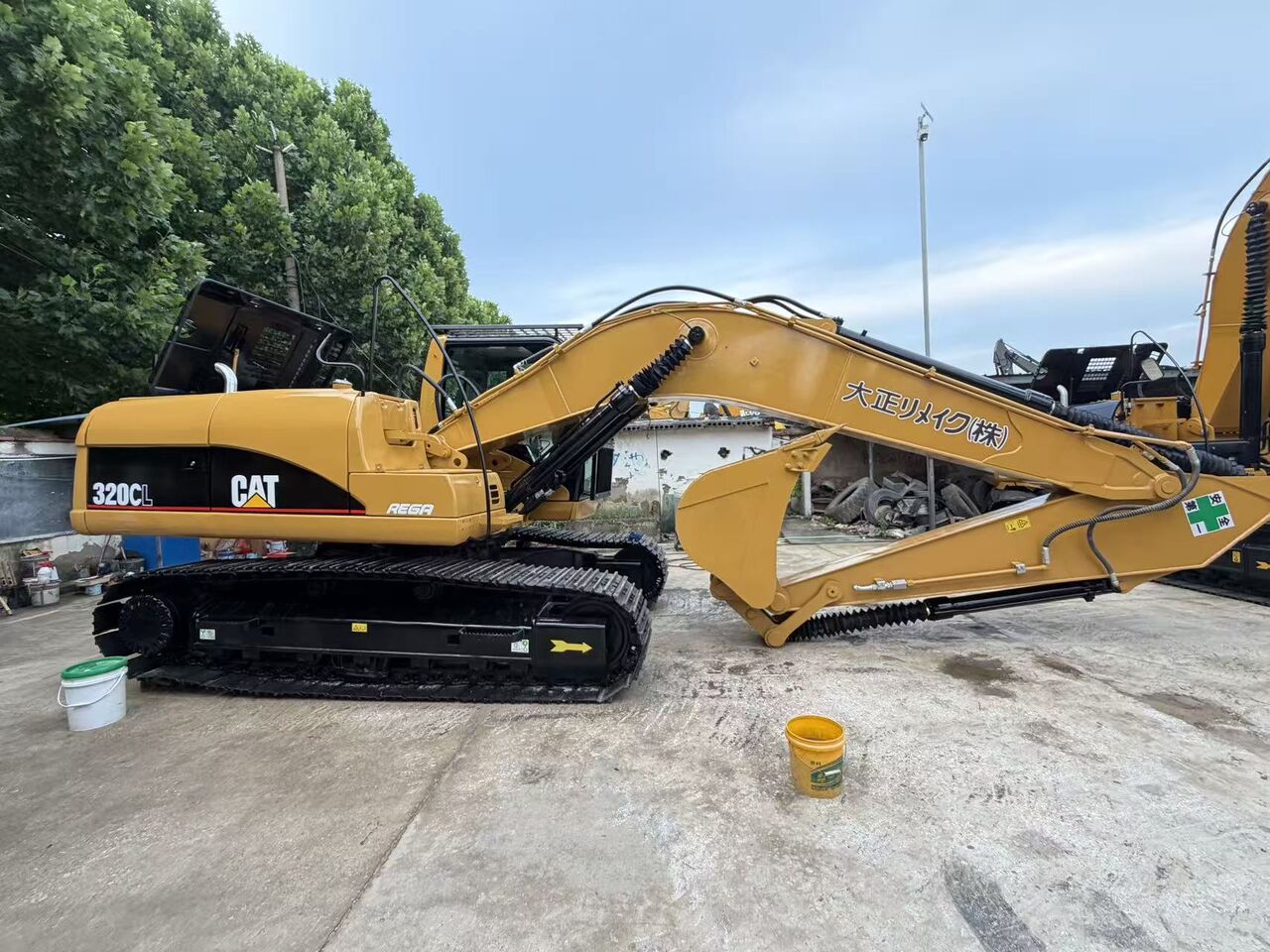 Caterpillar 320CL Crawler Excavator