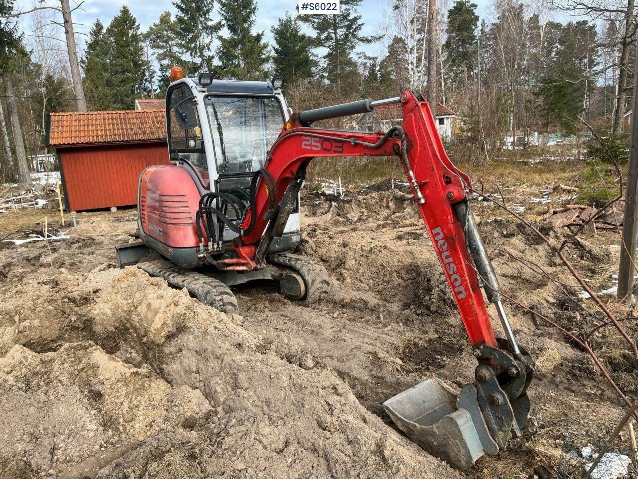 2007 Wacker Neuson 2503 RD mini excavator, side view