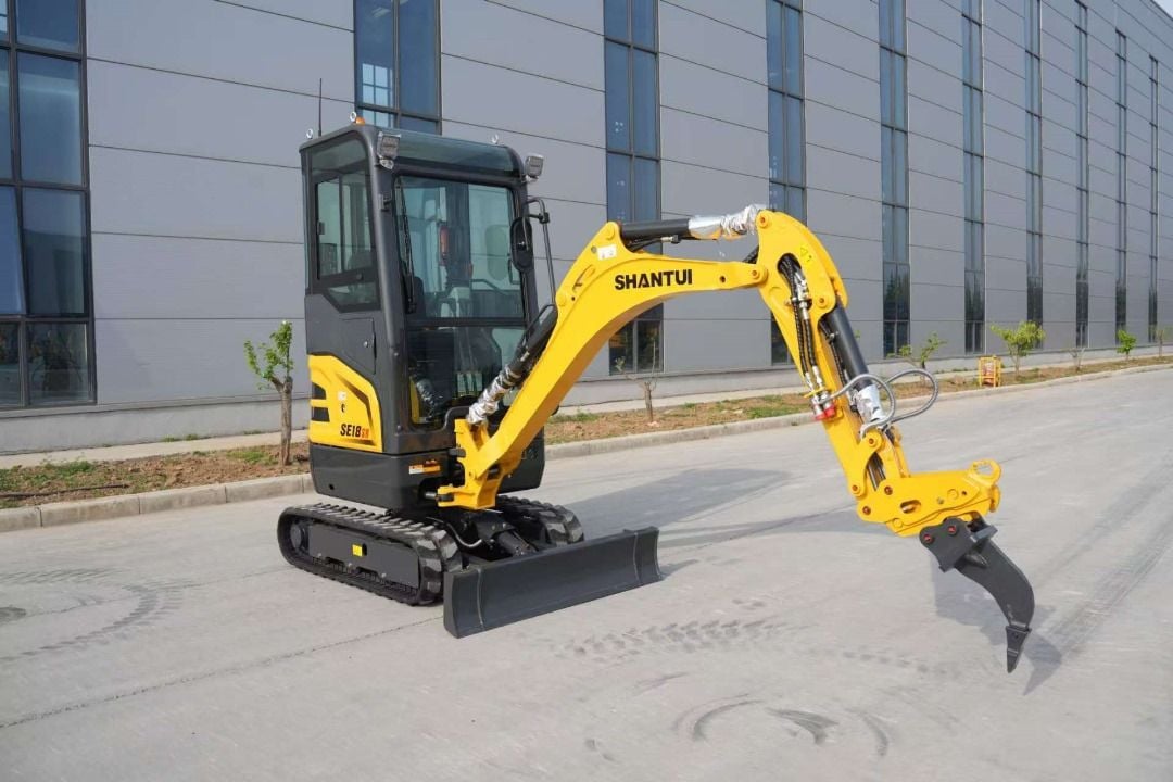 2026 Shantui SE18SR mini excavator, three-quarter view