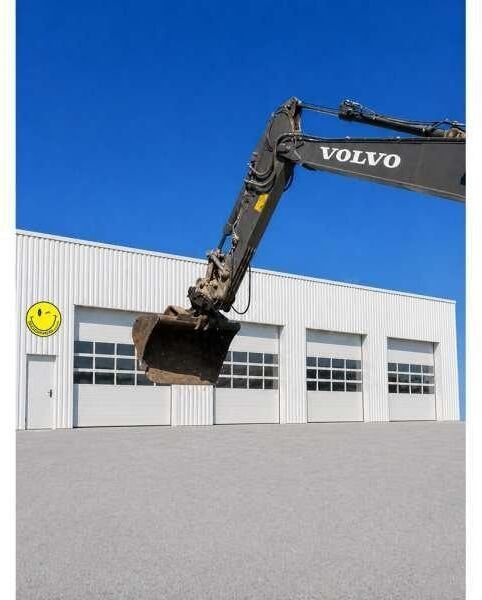 2021 Volvo EC220EL crawler excavator boom and bucket view