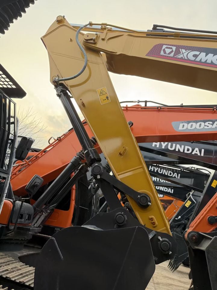 2026 XCMG XE215GA crawler excavator boom detail 2026 XCMG XE215GA crawler excavator boom detail