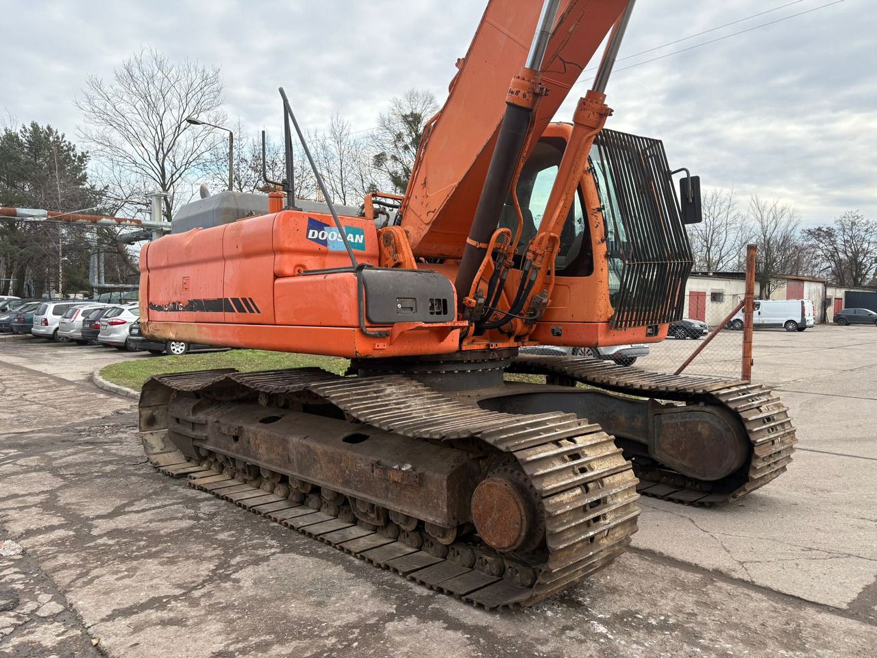 2006 Doosan DX340LC crawler excavator, side view