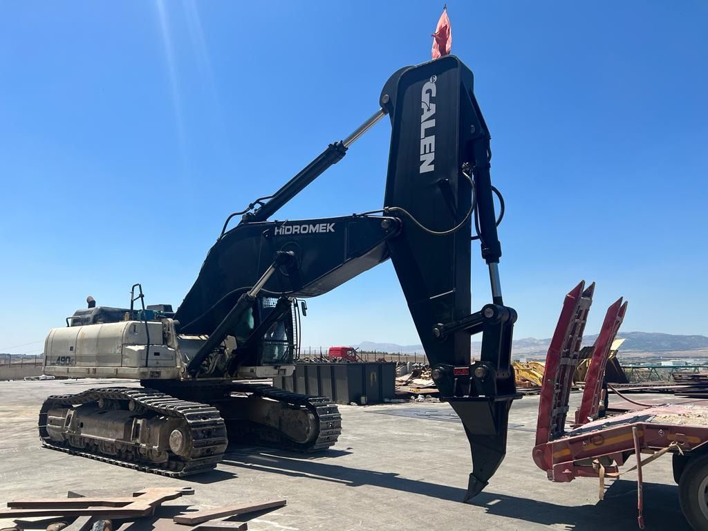 2023 Galen Ripper Boom-Arm Set on Hidromek 490 excavator, side view