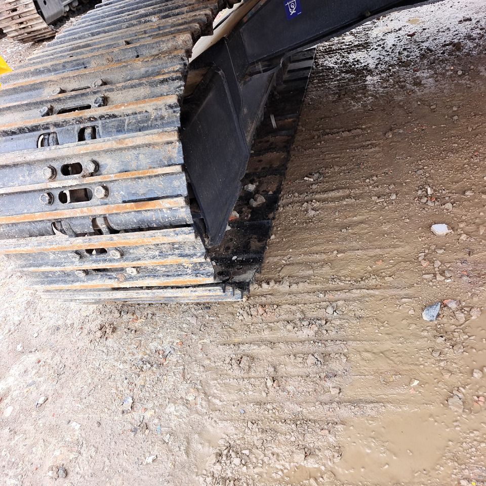 2024 Volvo EC210D crawler excavator track detail