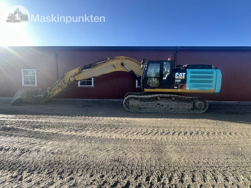 2017 Caterpillar 336FL crawler excavator side view